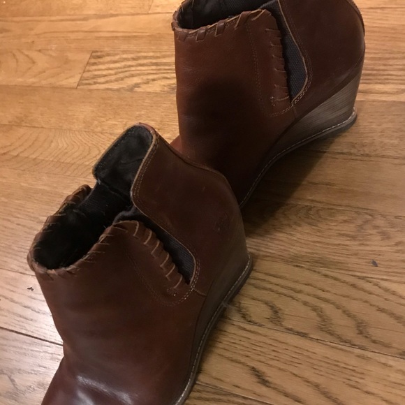 Women’s Ariat Belle brown wedge ankle boots - Picture 2 of 5